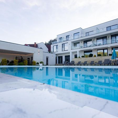 Yrys House - Adults Only Hotel Eselnita Exterior photo