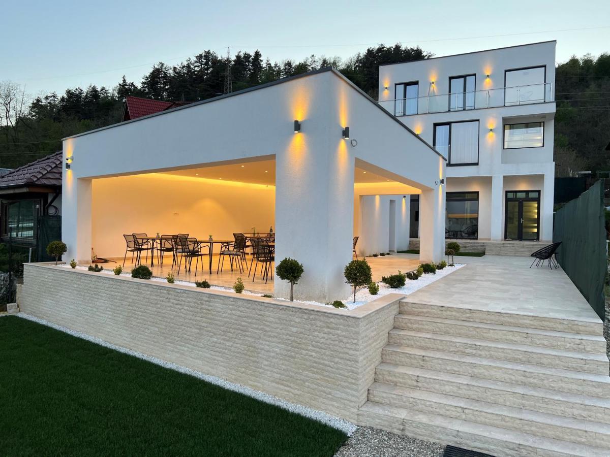 Yrys House - Adults Only Hotel Eselnita Exterior photo