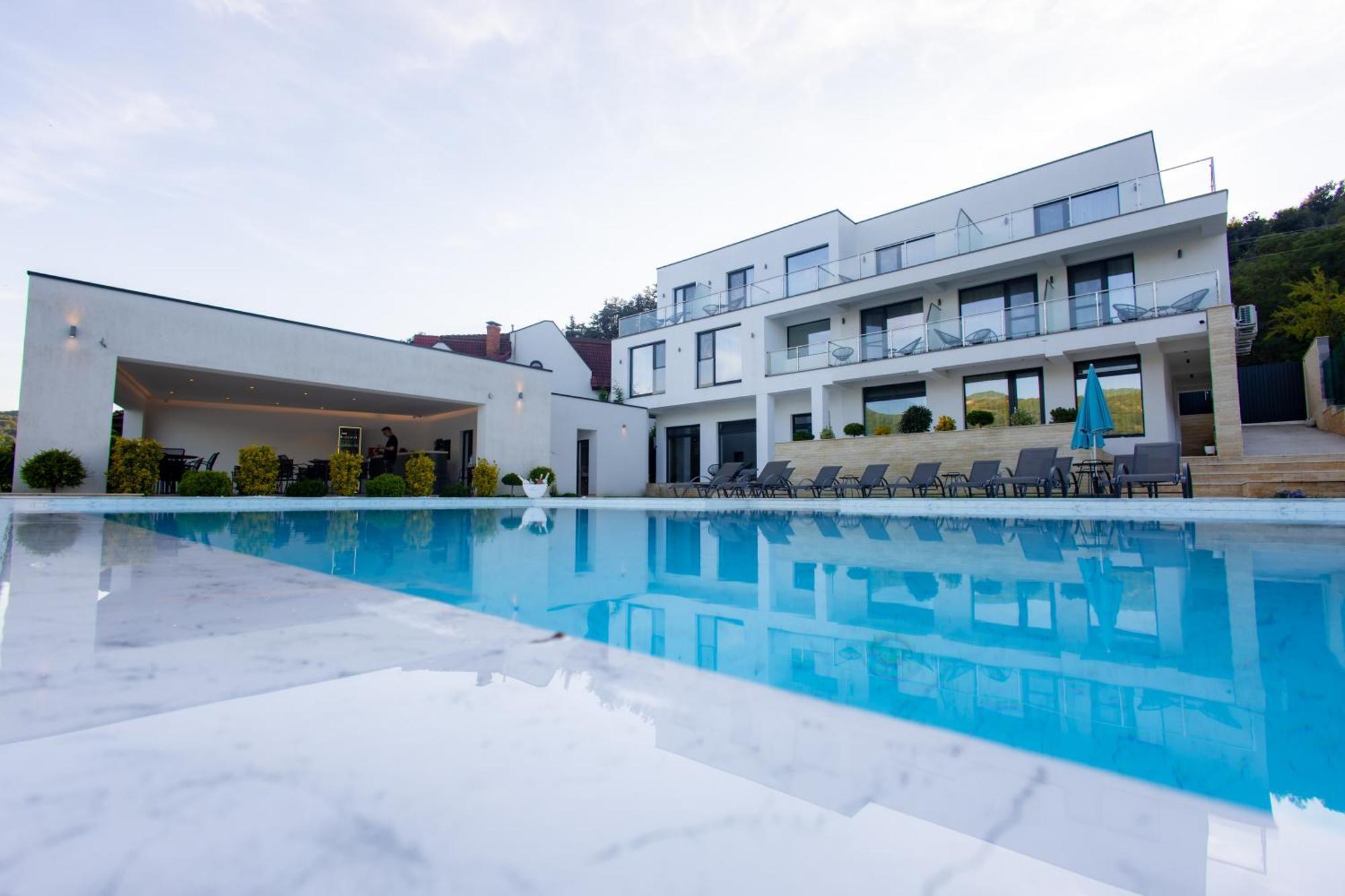 Yrys House - Adults Only Hotel Eselnita Exterior photo