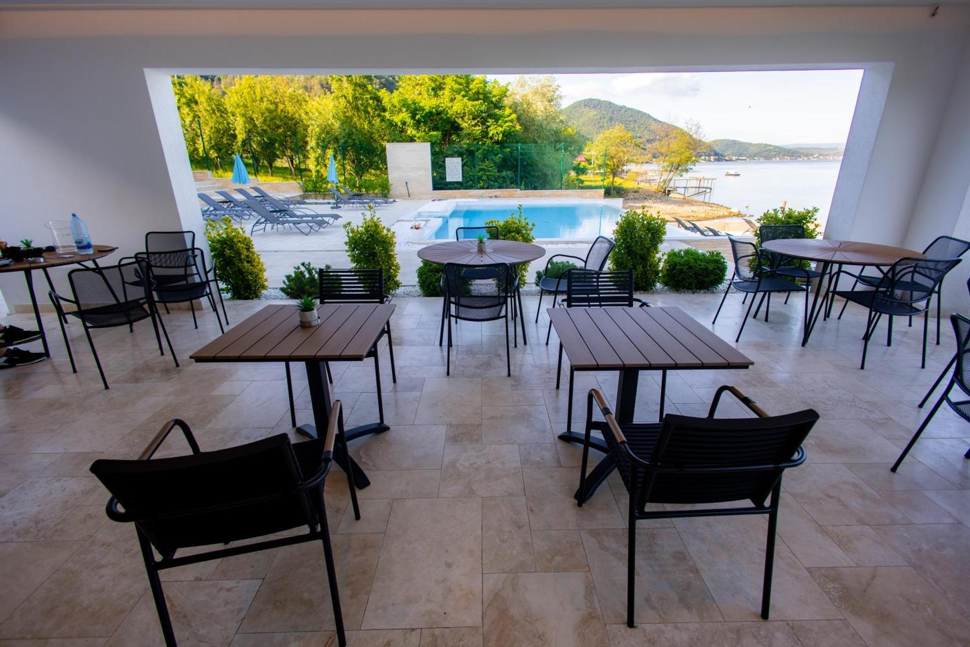 Yrys House - Adults Only Hotel Eselnita Exterior photo