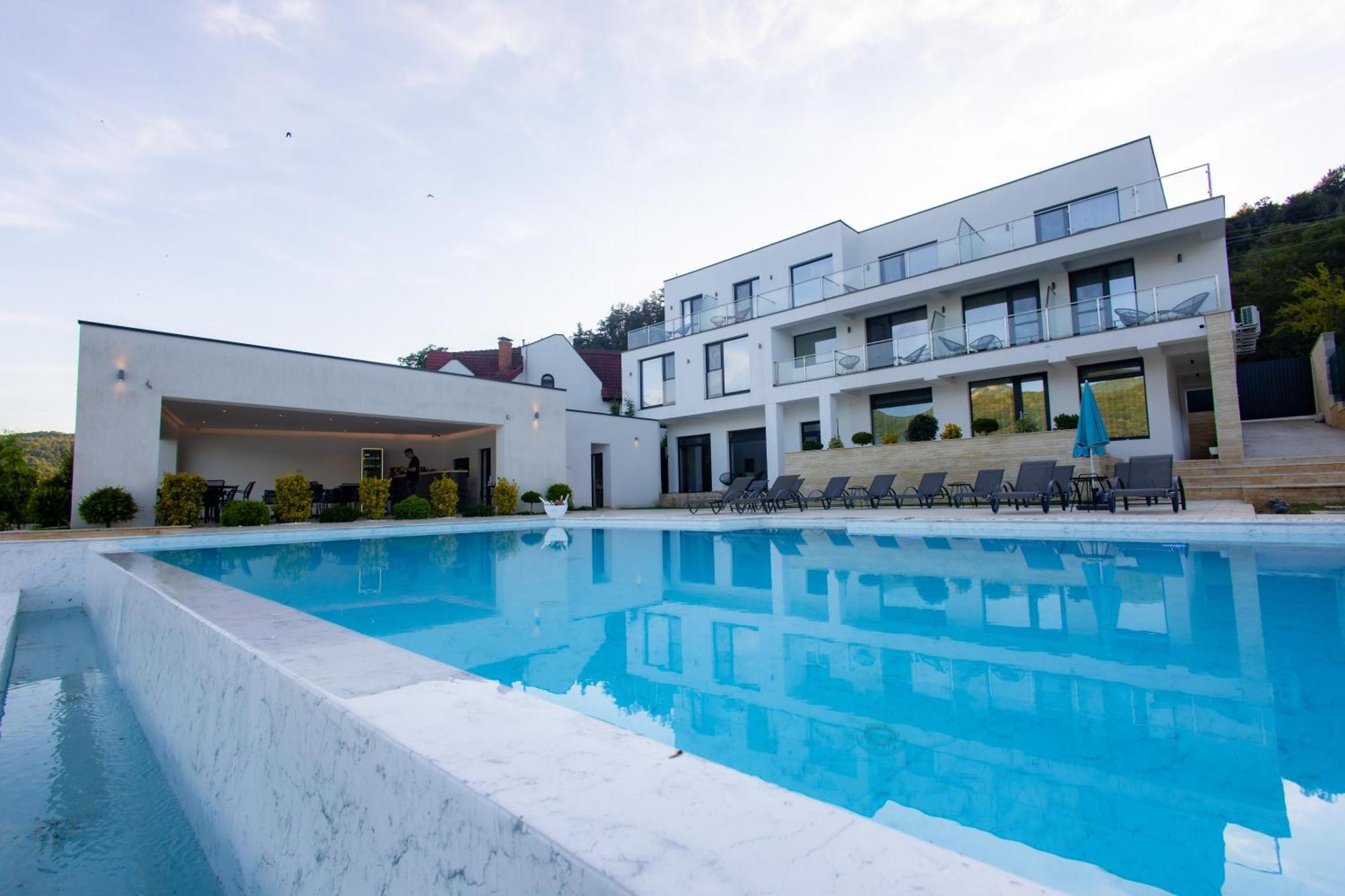 Yrys House - Adults Only Hotel Eselnita Exterior photo